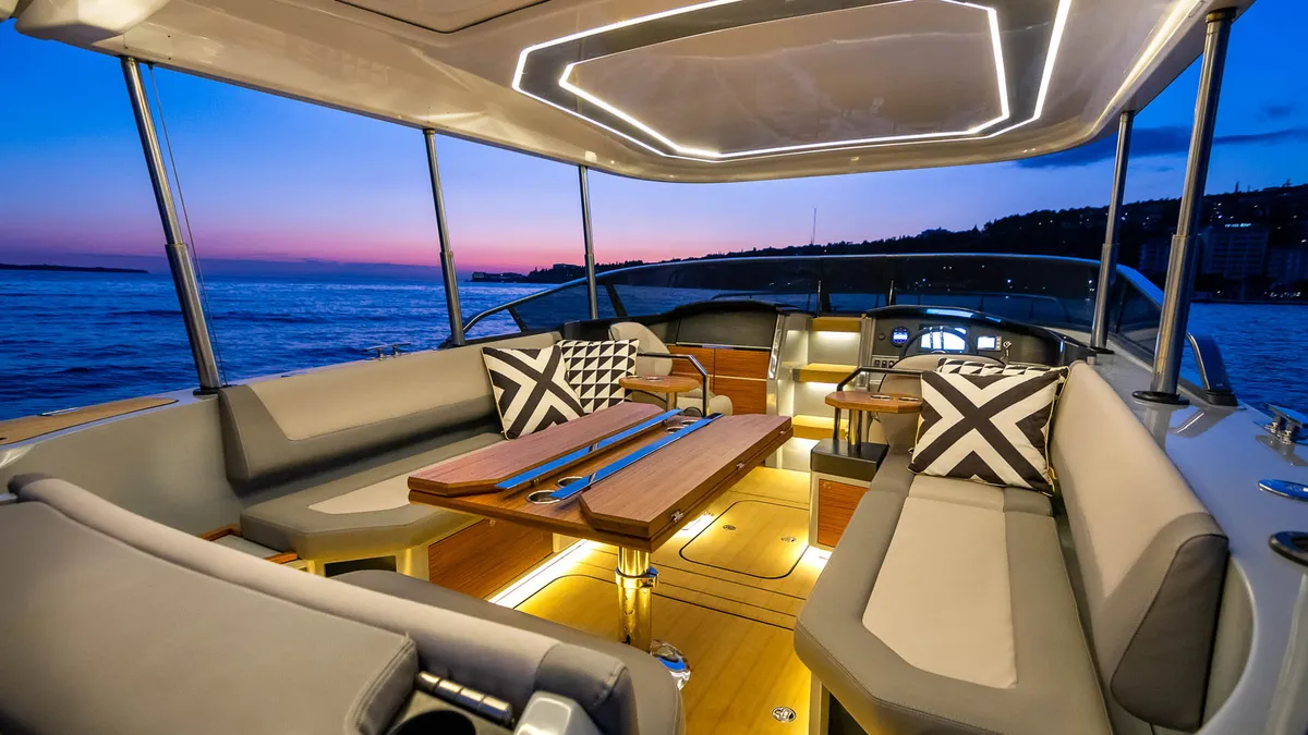 28 Cabin Electric by Alfastreet - Electric recreation