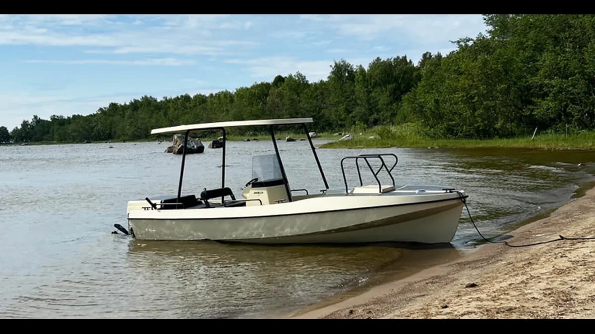 Elvene Amber by Elvene Boats