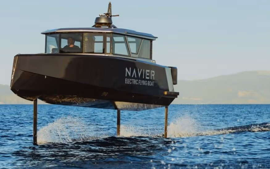 Navier 27 by Navier - Electric recreation boat on water