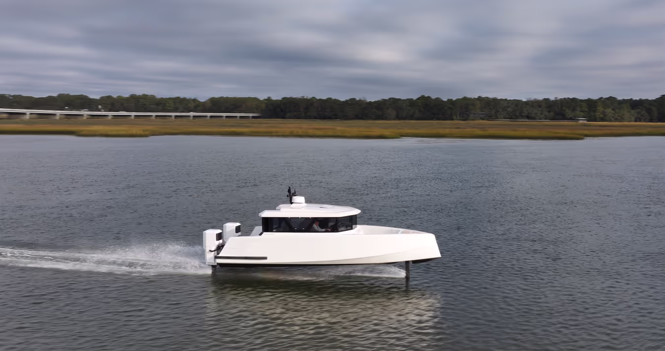 Navier 30 by Navier - Electric recreation boat on water