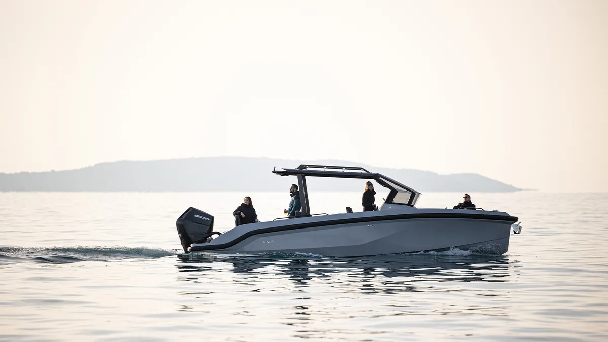 Roamer 29 by RAND Boats - Electric recreation boat on water